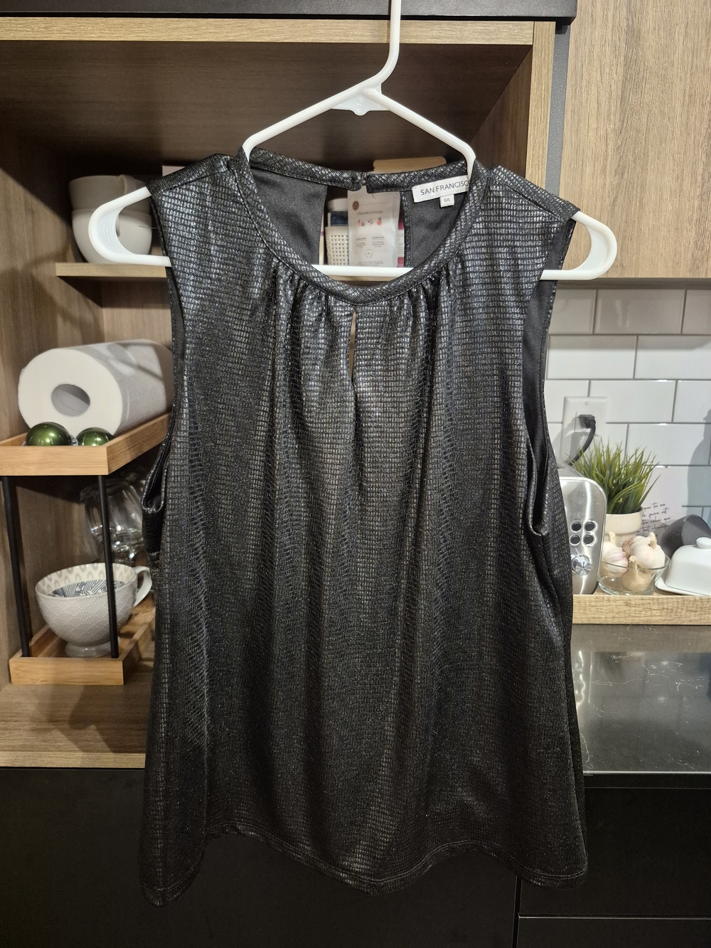 San Francisco Sleeveless Shimmer Camisole in Black